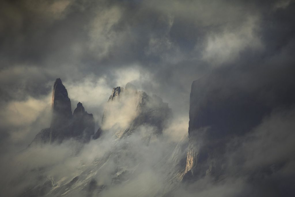 Les Cimes de l'Oubli torres-del-paine-chili-patagonie-montagnes-reverie