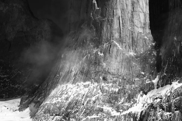 torresdelpaine-BW-chili-patagonie-detail