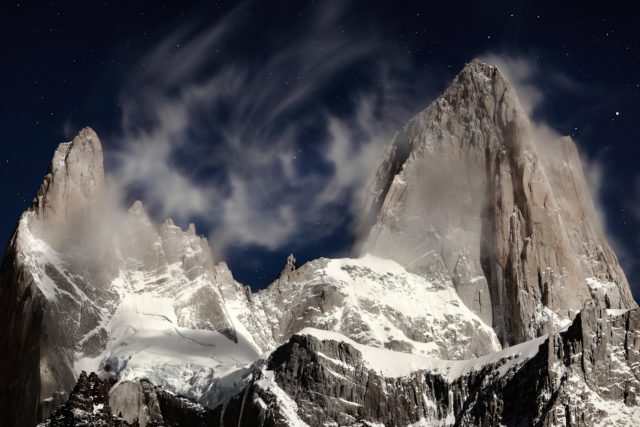 fitz-roy-patagonie-nocturne-pleinlune